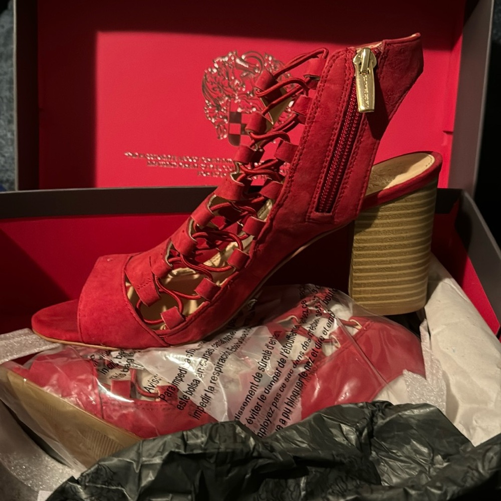 NIB Vince Camuto stacked heels